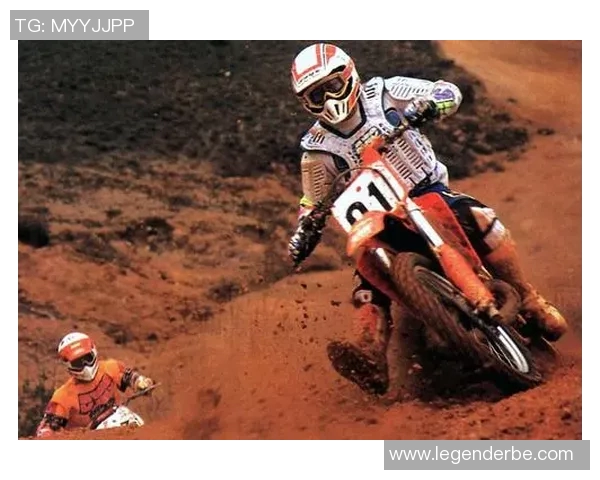 足球传奇挥洒光辉 相框挂画展现球星独特风采 足球传奇挥洒光辉 相框挂画展现球星独特风采